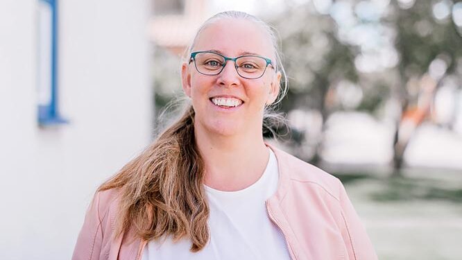 Maria Åkerblom, kommunikatör, hjälper dig som är småföretagare att nå fram med din kommunikation.